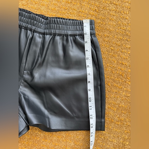 Mango MNG Faux Leather Mid Rise Black Shorts US S - Picture 7 of 11